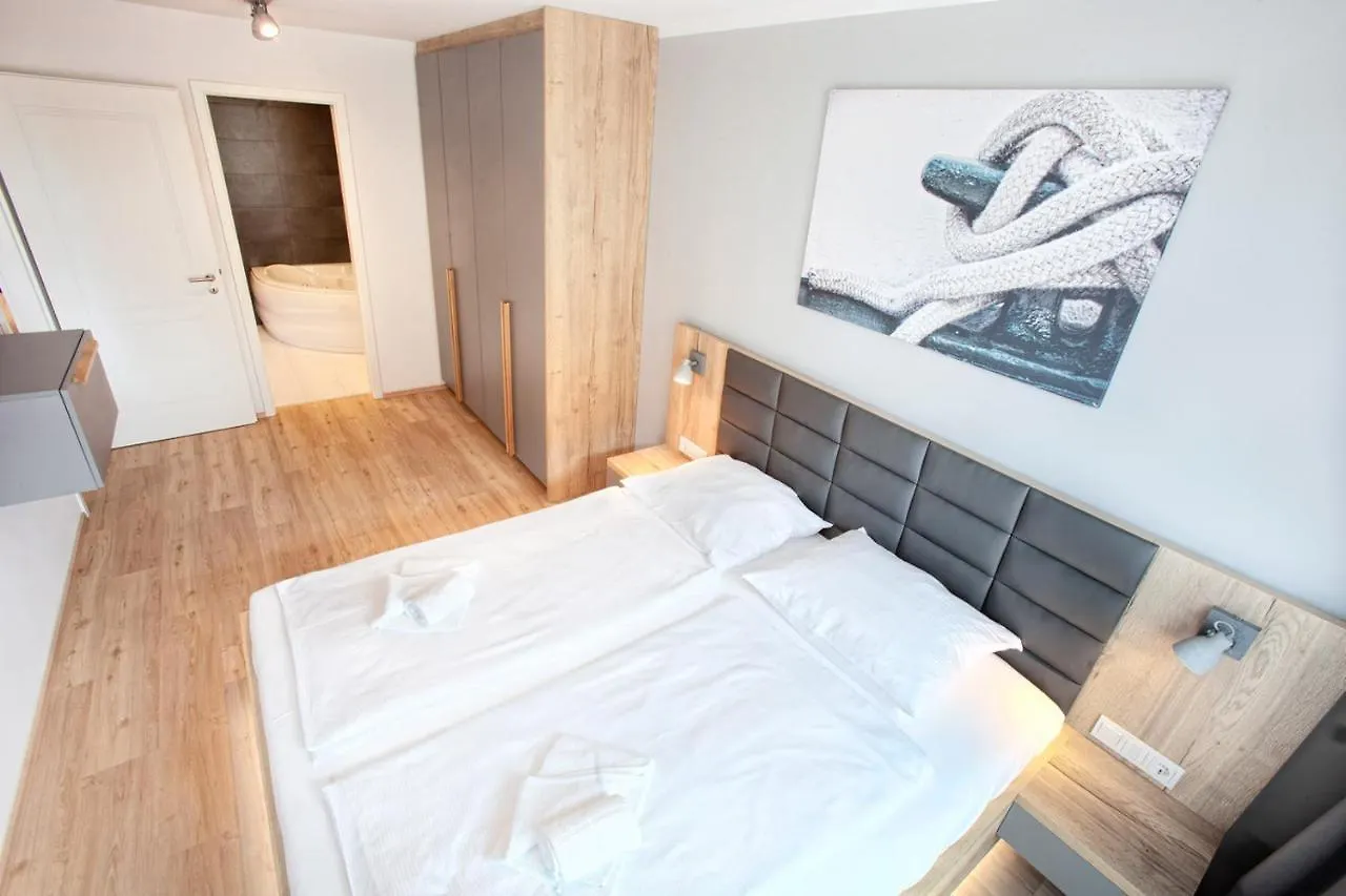 Marina Apartments 레겐스부르크 0*,